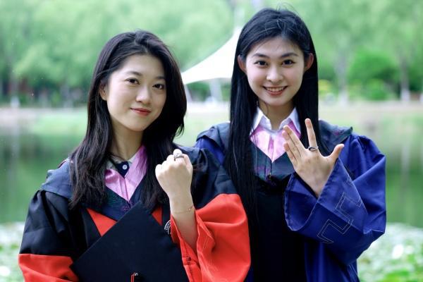 2024年吉林大学毕业纪念戒指来了！这是一枚有黑科技的纪念(图3)