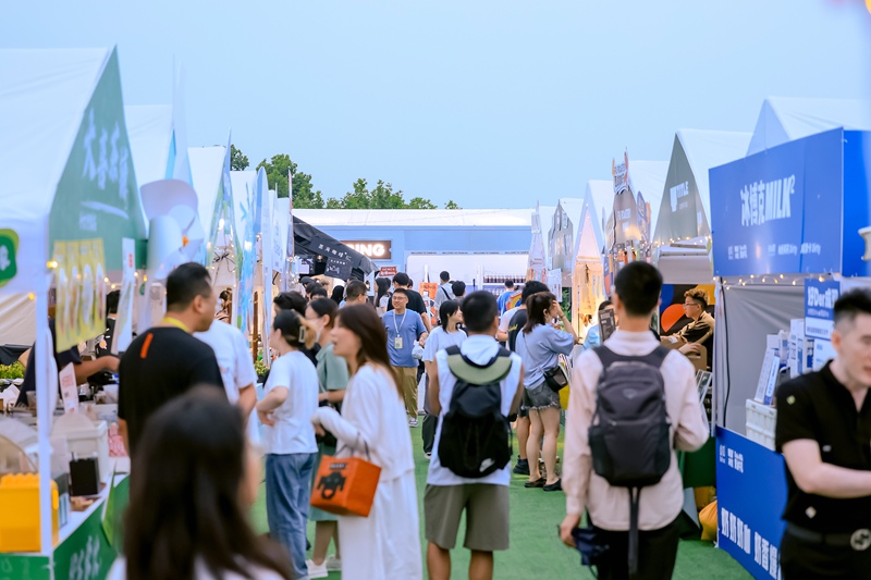 浙江杭州：2024西博·杭州西湖咖啡文化节举行(图2)