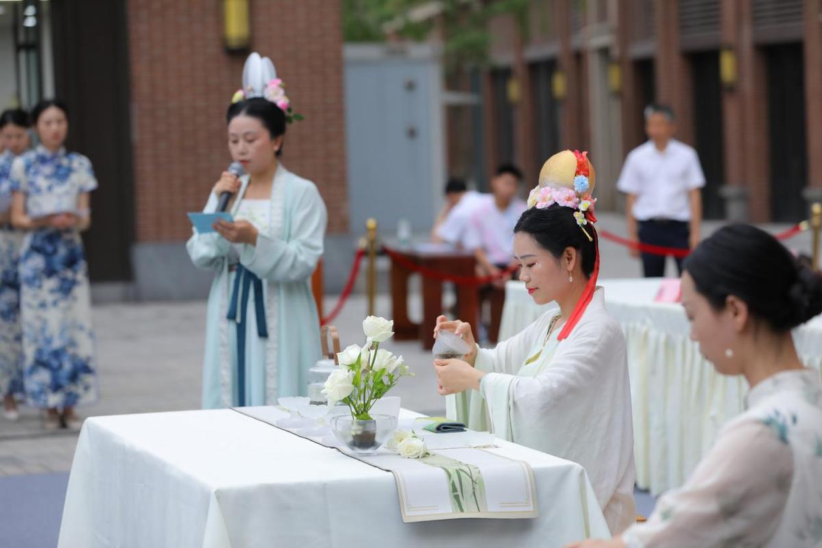 火锅中国麻辣万里中外青少年中厨西做厨艺线上大分享沙磁巷专场活动在渝举行(图4)