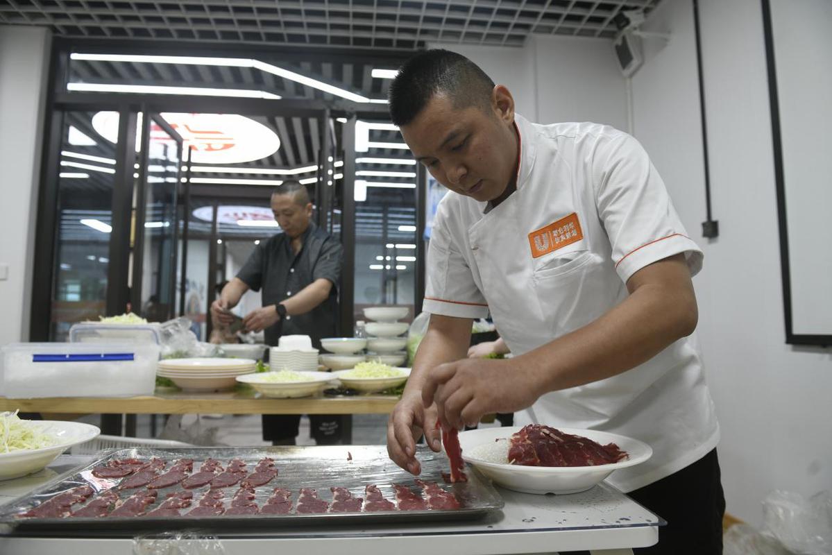 火锅中国麻辣万里中外青少年中厨西做厨艺线上大分享沙磁巷专场活动在渝举行(图1)