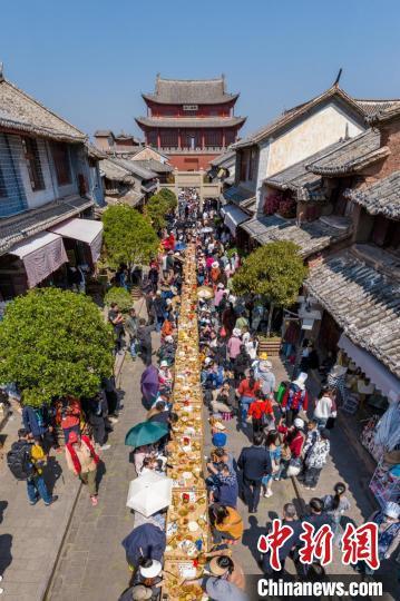 2024大理巍山小吃节：荟聚八方美食千人共享长街宴(图3)