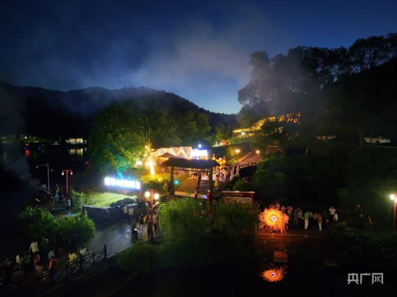 江西：夜市经济助力乡村“蝶变”(图2)