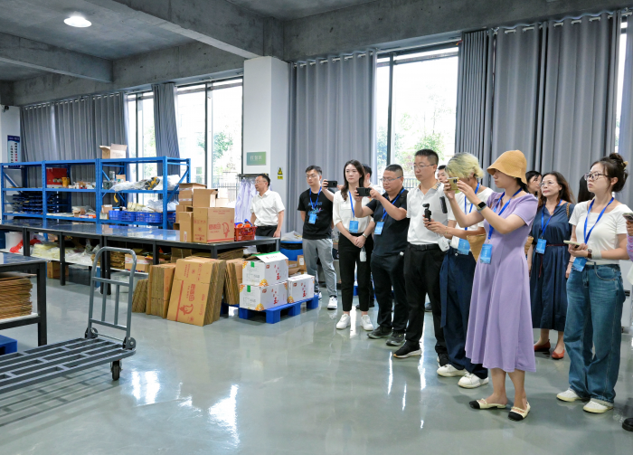 2024全国经济媒体巴中行｜巴食巴适：强化品牌带动让“巴中味道”香飘世界(图4)