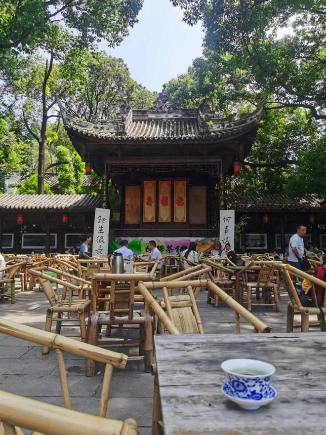 2024最受年轻人欢迎的餐饮品牌（川渝）：小龙坎第一霸王茶姬第三(图4)