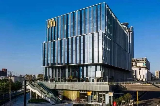《2024胡润中国餐饮品牌TOP100》发布；库迪1万家店；Tims1000家店；胖东来150亿周报(图22)