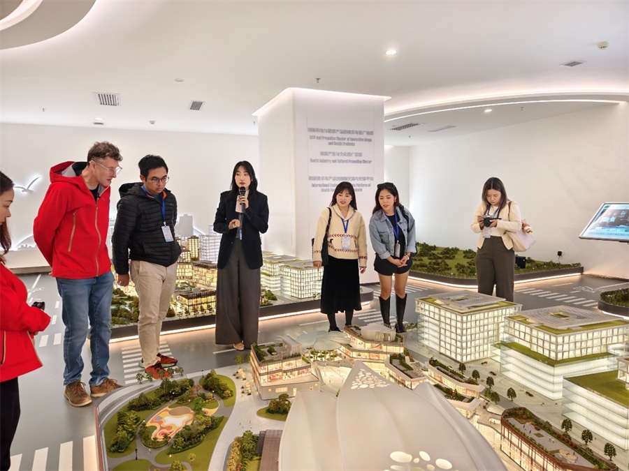 【2024打卡中国】外国网红博主在珠海的“追遗逐新”之旅(图3)