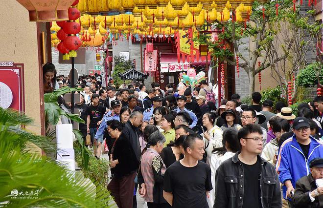 【天之水微语】回顾2024：天水麻辣烫带火一座城！(图2)