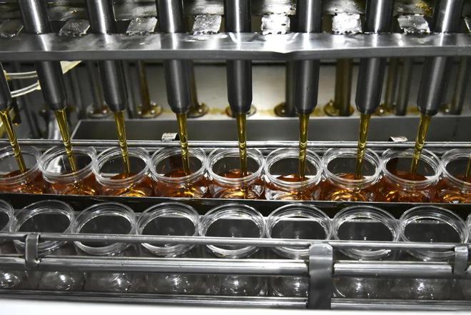 馨田火锅油碟一年卖出过亿罐怎么做到的？(图4)