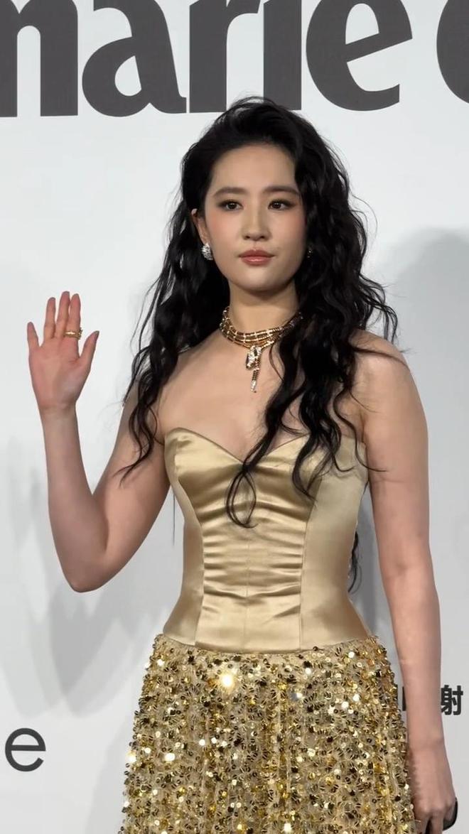 刘亦菲成为2024年最受用户关注的娱乐明星与特朗普、普京齐名(图5)
