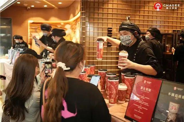西贝开出首家火锅店；蜜雪冰城上市；霸王茶姬开子品牌；胖东来进军郑州周报(图13)