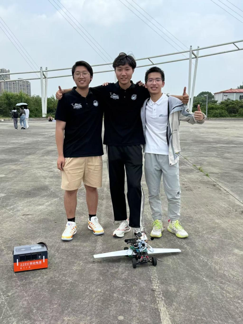 【澎湃新闻APP】台青在同济读智能驾驶：未来汽车会在天上飞(图3)