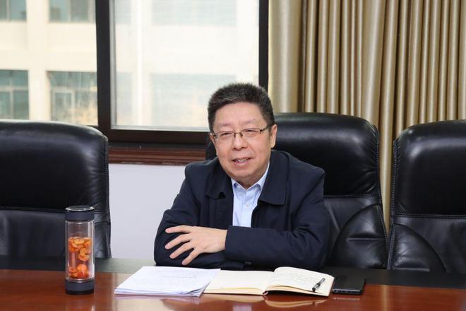 郑州财经学院召开2024年度领导班子民主生活会(图2)