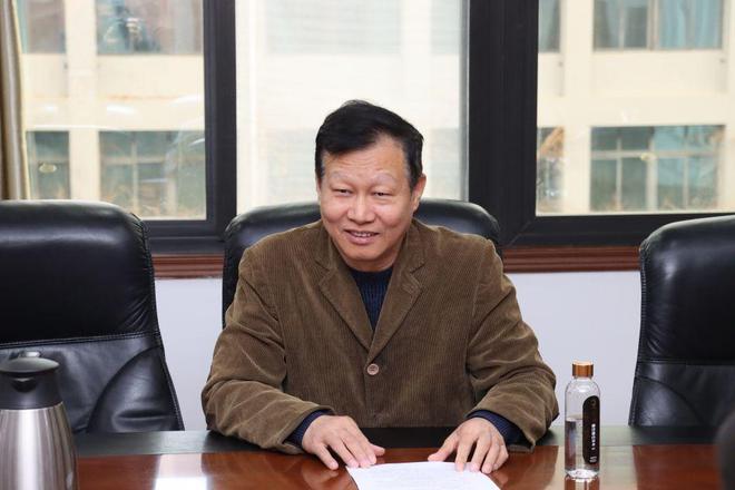 郑州财经学院召开2024年度领导班子民主生活会(图3)