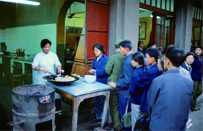 半年关店3千家！从夫妻店到年营收500亿沙县小吃为啥不卖座了？(图6)