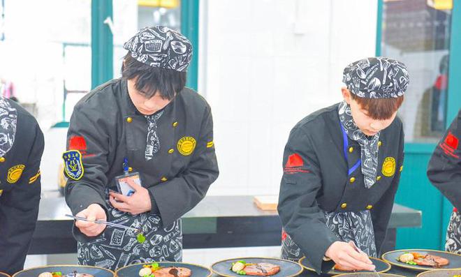 2025年西餐专业为何成为热门选择？西餐行业发展前景怎么样？(图2)